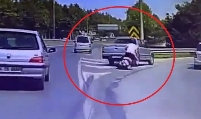 Hatalı sollama yapıp bağlantı yoluna girdi, motosiklete böyle çarptı