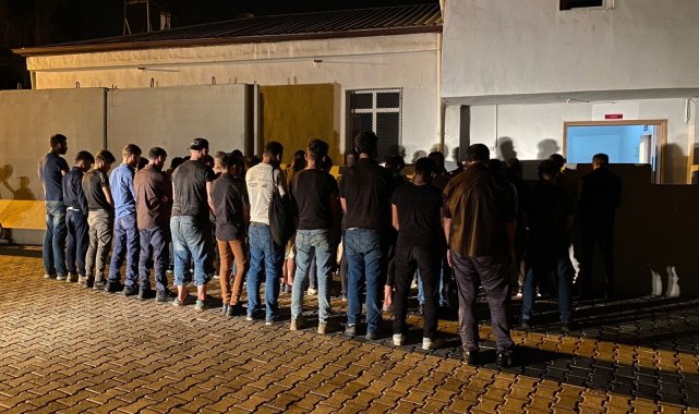 Hatay&#039;da 43 kaçak göçmen ve 3 organizatör yakalandı