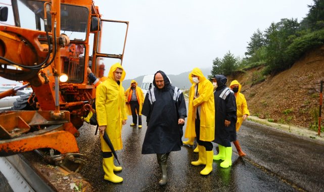 İçişleri Bakanı Süleyman Soylu, sel bölgesine gelerek incelemelerde bulundu
