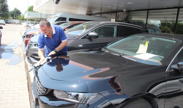 İkinci elde yaprak dahi kımıldamıyor