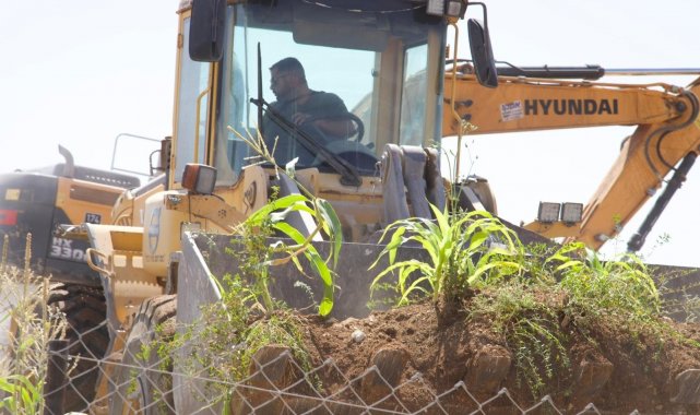 İsrail güçleri Filistinlilere ait 10 bin metrekarelik tarım arazisine zarar verdi