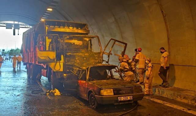 İzmir-Aydın Otoyolu&#039;nda feci kaza: 4 ölü, 2 yaralı