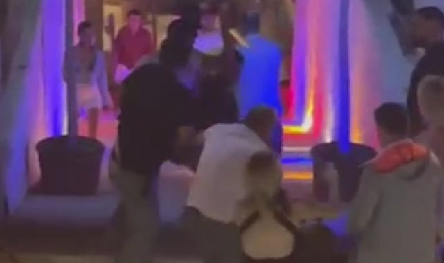 İzmir&#039;de bir kişinin öldüğü bıçaklı kavga anı kamerada