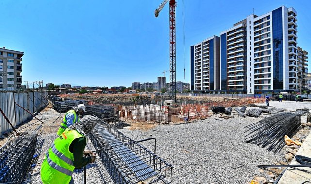 İzmir'de kentsel dönüşüm tam gaz sürüyor