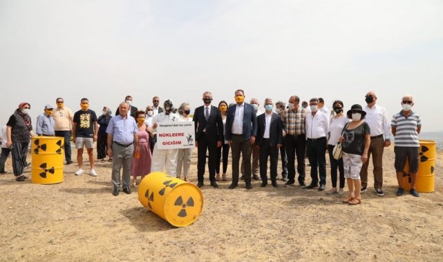 İzmir&#039;in Çernobili için 11. &quot;Duran Adam&quot; eylemi