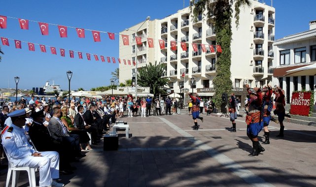 İzmir&#039;in ilçelerinde 30 Ağustos coşkusu