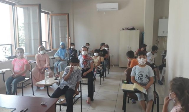 İzmit&#039;te çocuklar Kur&#039;an-ı Kerim öğreniyor