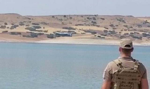 Jandarma nöbet tuttu, yangın söndürme uçağı barajdan su takviyesi yaptı