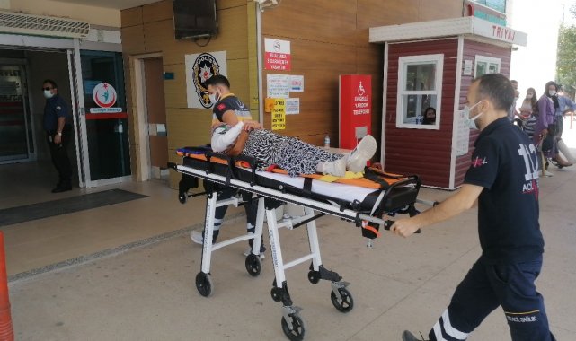 Kamyonetin çarptığı kadın yaralandı, o ânlar kamerada