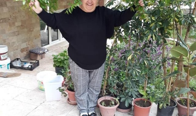 Kamyonun altına alan kadın öldü, torunu kazadan yara almadan kurtuldu