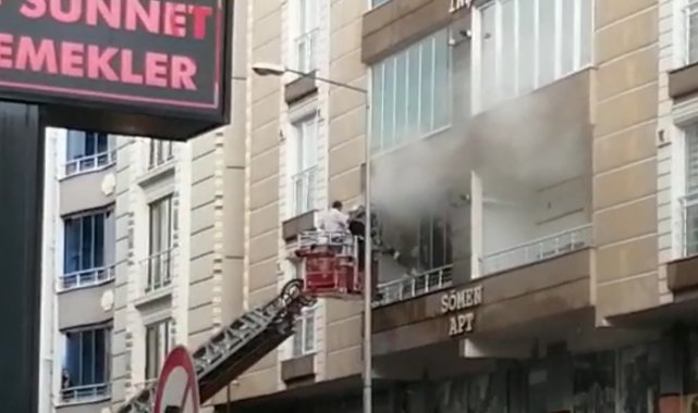 Kars&#039;ta apartmanda çıkan yangın korkuttu