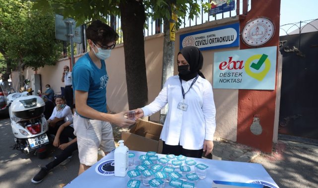 Kartal Belediyesi KPSS&#039;ye giren adayların heyecanına ortak oldu