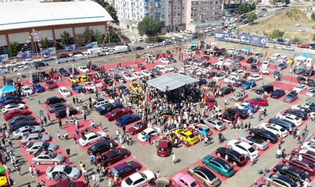 Kartal&#039;da Modifiyeli Araç Festivali renkli görüntülere sahne oldu