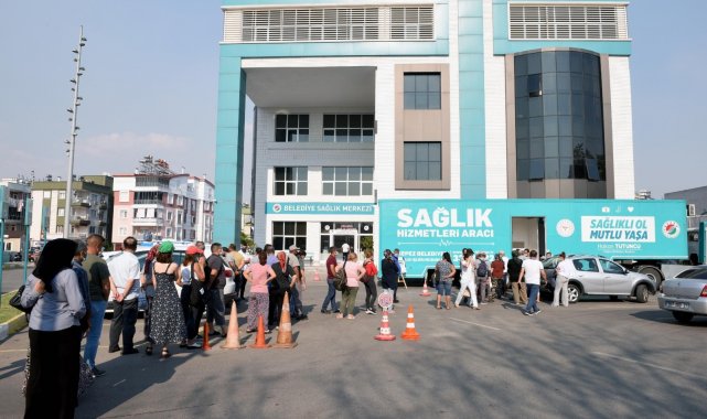 Kepez&#039;de kampanyanın ilk gününde 210 kişiye aşı yapıldı