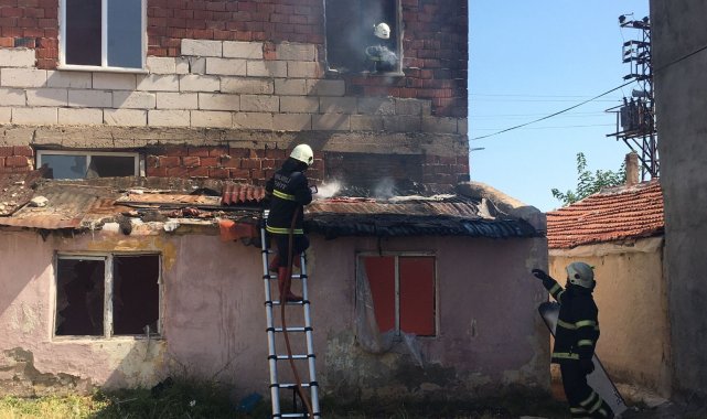 Kırklareli&#039;de metruk binada yangın