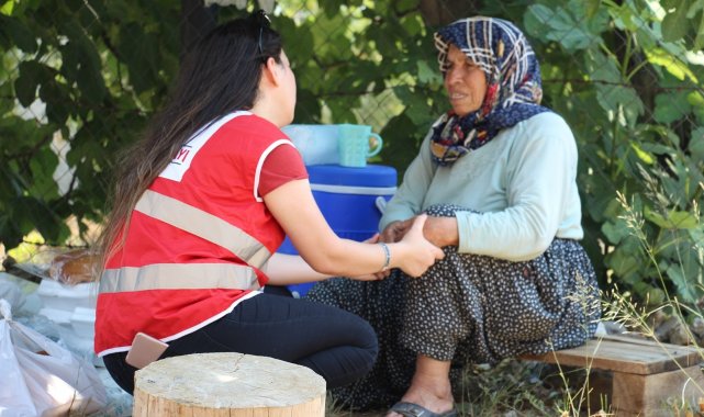 Kızılay ekiplerinden yangınzedelere mobilize yardım