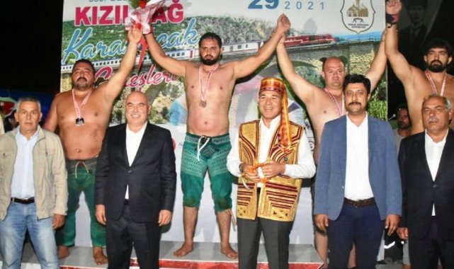 Kızıldağ Karakucak Güreşleri&#039;nde Başpehlivan İbrahim Bölükbaşı oldu