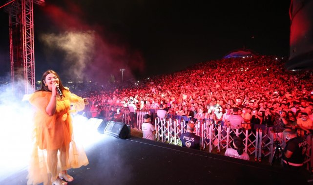 Kocaeli Tuğçe Kandemir ile coştu