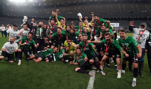 Kocaelispor 11 yıl sonra 1. Lig&#039;de taraftarının huzurunda