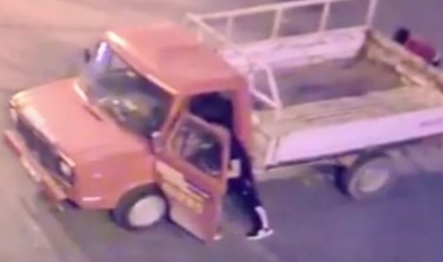 Konya&#039;daki küs eşiyle görüşüp barışabilmek için iki ayrı kamyonet çaldı