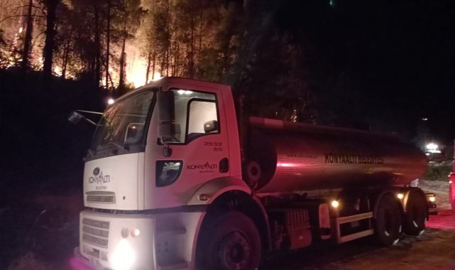 Konyaaltı Belediyesi, Bucak&#039;ta söndürme çalışmalarına katıldı