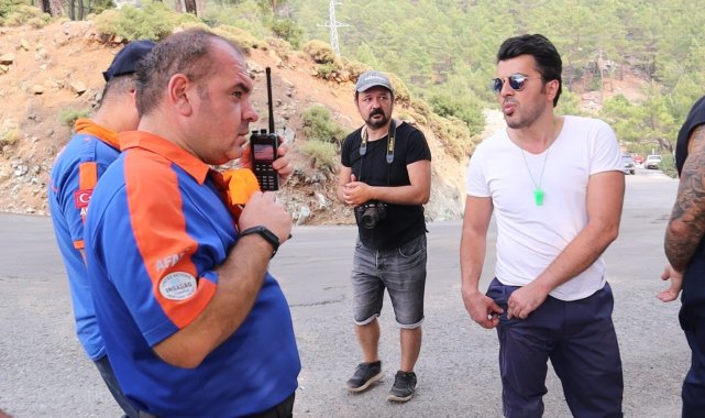 Köyceğiz&#039;de orman yangını büyüdü, 3 kişi mahsur kaldı