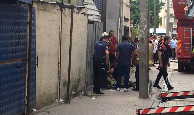 Küçükçekmece'de 5 katlı binada yangın paniği