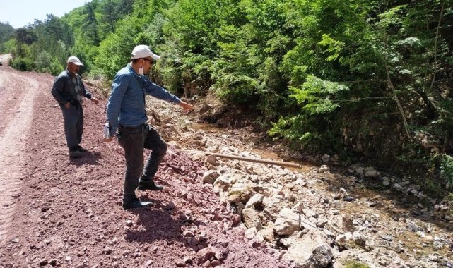 Kütahya&#039;da selden zarar gören köyün içme suyu isale hattı onarılıyor