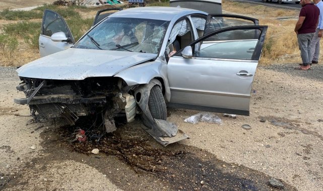Lice - Bingöl yolunda trafik kazası: 3 yaralı