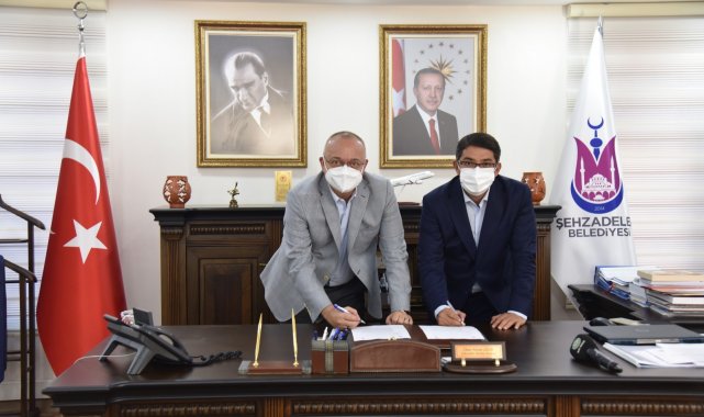 Manisa&#039;da çarşı esnafının beklediği projede imzalar atıldı