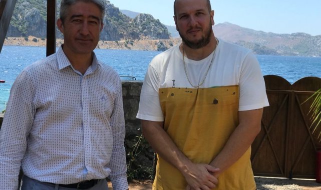 Marmaris Belediye Başkanı Oktay&#039;dan Şahan Gökbakar&#039;a &#039;geçmiş olsun&#039; ziyareti