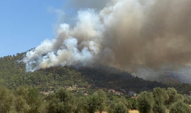 Marmaris yangını tekrar parladı, alevler Hisarönü&#039;nde yerleşim yerlerine yaklaştı