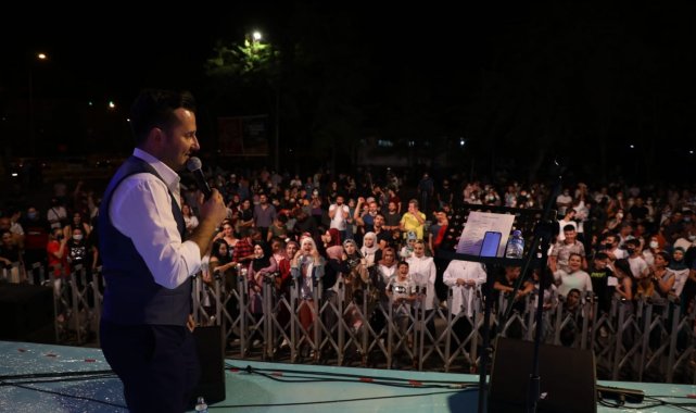 Melikgazi&#039;nin klasik otomobil festivali dolu dizgin devam ediyor