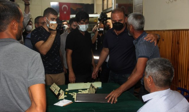 Meral Akşener'in kahvehane ziyaretinde gergin anlar