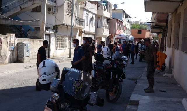 Mersin&#039;de komşular arasında silahlı ve bıçaklı kavga: 3 yaralı