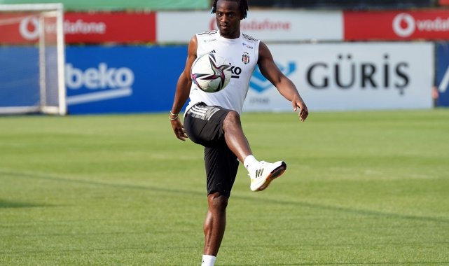 Michy Batshuayi: &quot;İlk hedefim gol atarak takıma katkı vermek&quot;