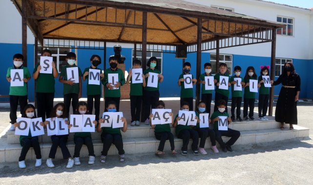 Minik öğrencilerden yüz yüze eğitim için klipli aşı çağrısı