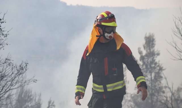 Mora Yarımadası&#039;ndaki yangınlar devam ediyor