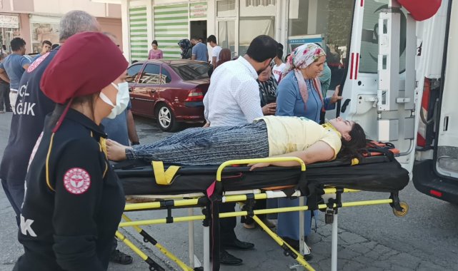 Motosiklet yayaya çarptı: 2 yaralı