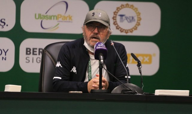 Mustafa Reşit Akçay: &quot;1 puan altın değerindeyken 3 puan aldık&quot;