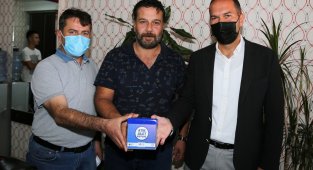 Niğde Belediyesi Berber ve Kuaförlere Atık Jilet Kutusu dağıttı