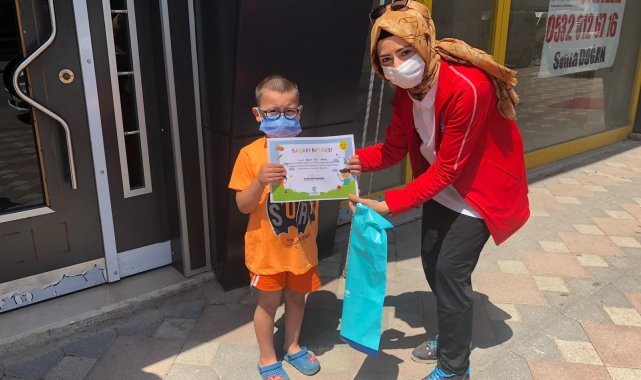 Okul öncesi çocuklara başarı belgesi