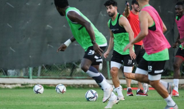 Ömer Erdoğan: &quot;Golcü transferi gündemimizde&quot;