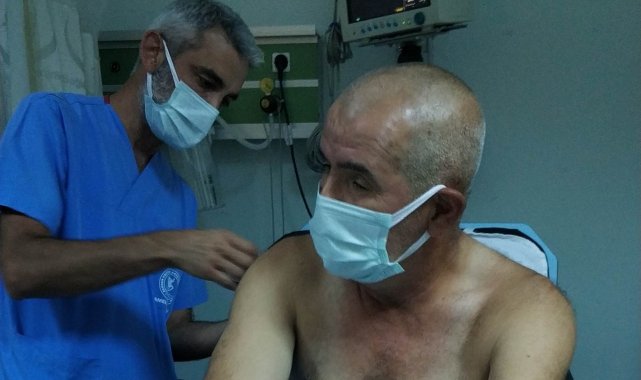 Omzundaki tüfek düşünce kazara kendini vurdu