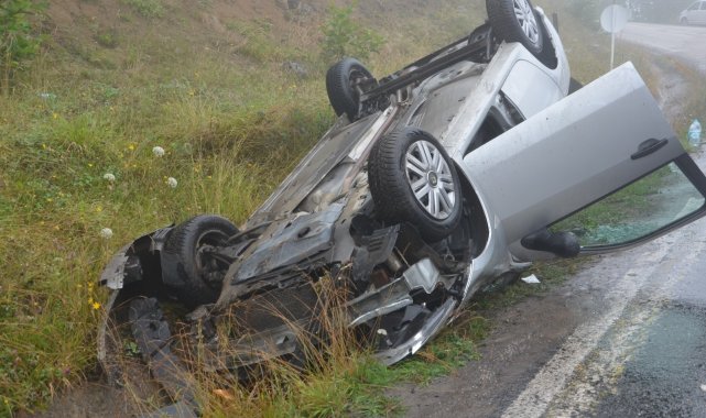 Ordu&#039;da sisli yolda otomobil takla attı: 2 yaralı