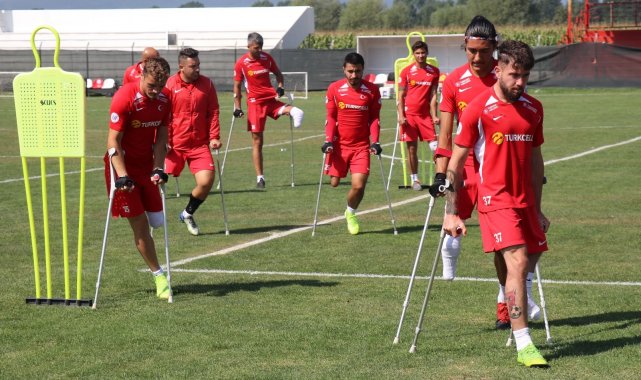 Osman Çakmak: &quot;Tek hedefimiz Avrupa şampiyonu olmak&quot;