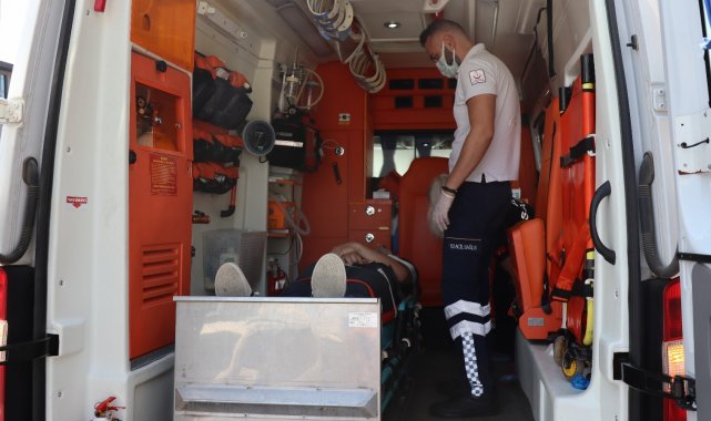 Otomobille motosiklet çarpıştı: 1 yaralı