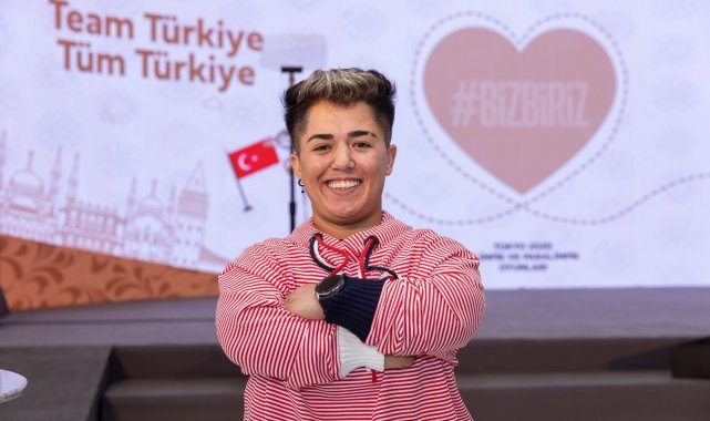 Para halterde Besra Duman bronz madalya kazandı