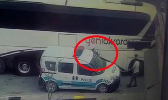 Polis memuru otobüs ile ekip otosu arasında sıkıştı