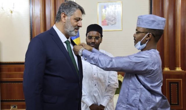 Prof. Dr. Polat&#039;a Çad&#039;da devlet nişanı verildi